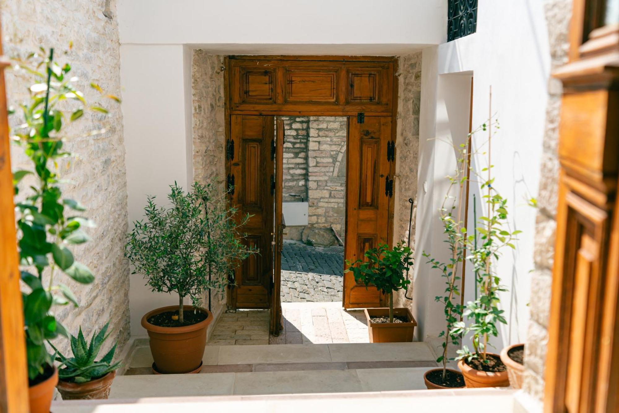 Petrichor Hotel Gjirokastër Exterior foto