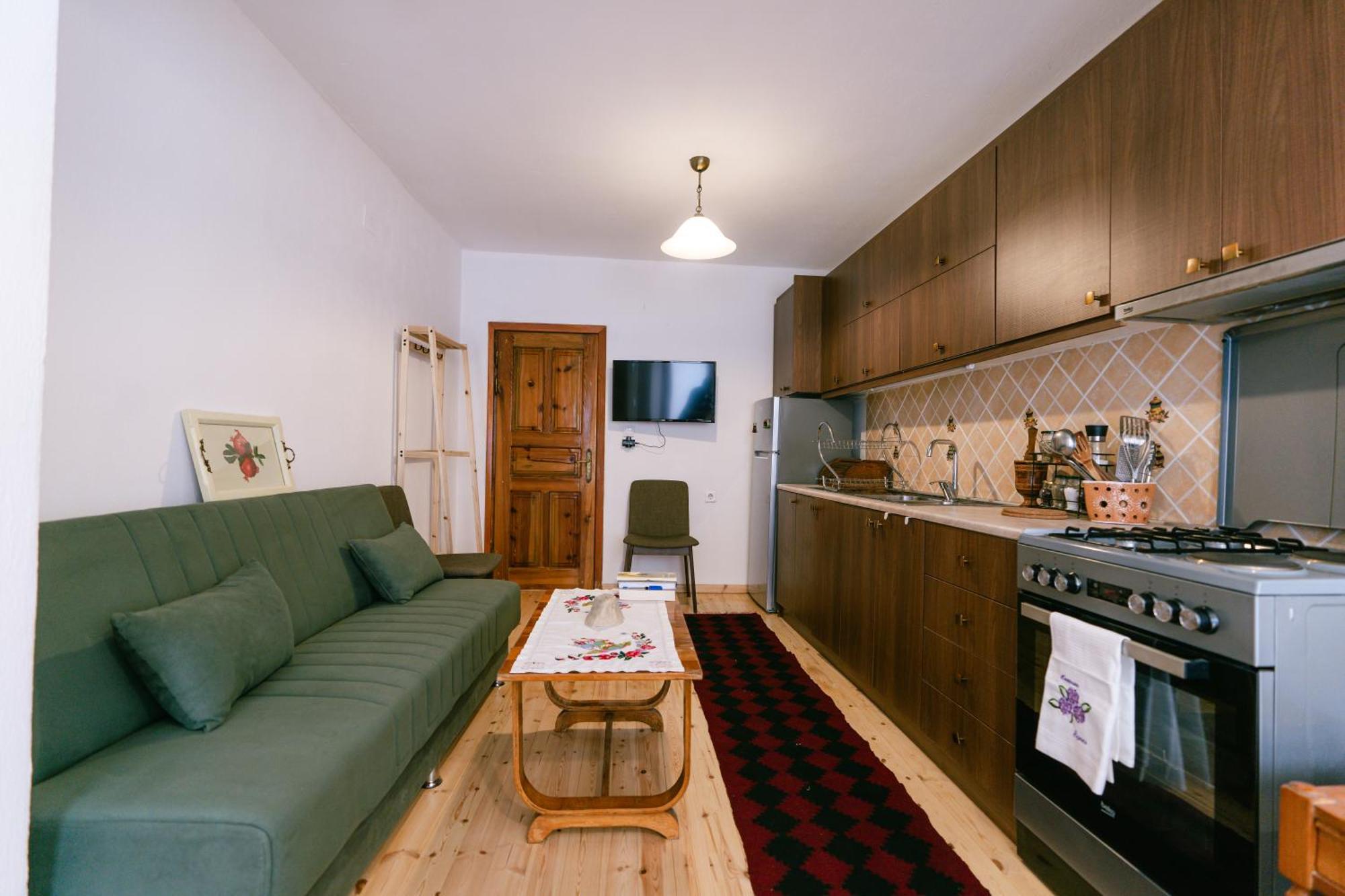 Petrichor Hotel Gjirokastër Exterior foto