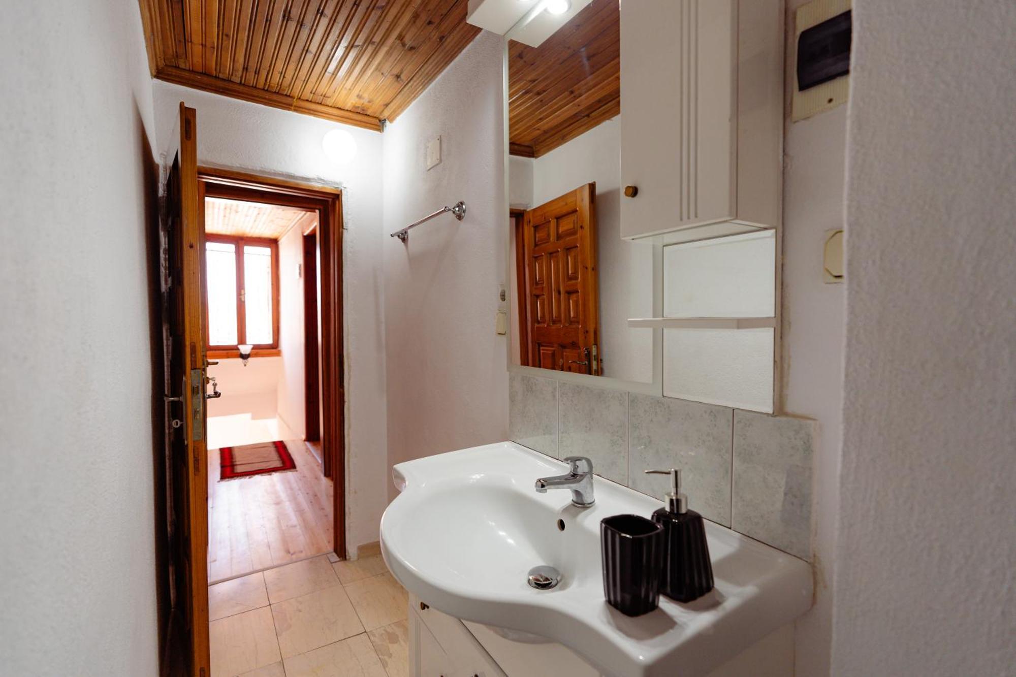 Petrichor Hotel Gjirokastër Exterior foto