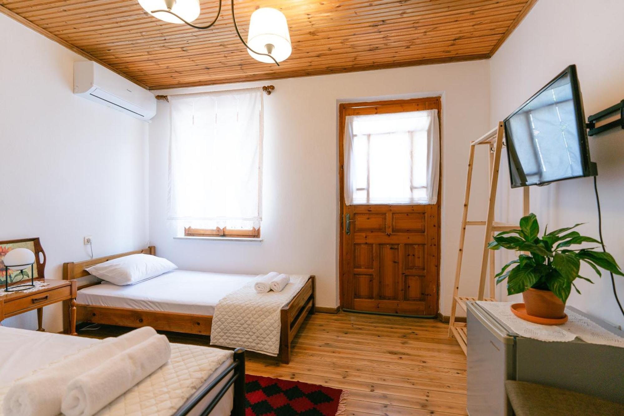 Petrichor Hotel Gjirokastër Exterior foto