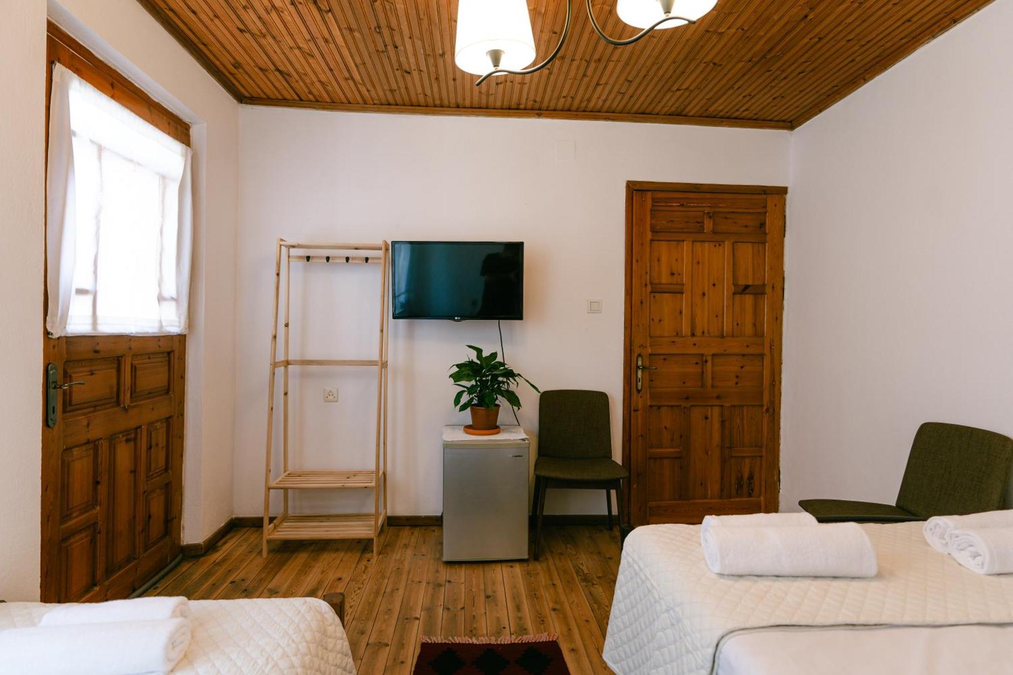 Petrichor Hotel Gjirokastër Exterior foto